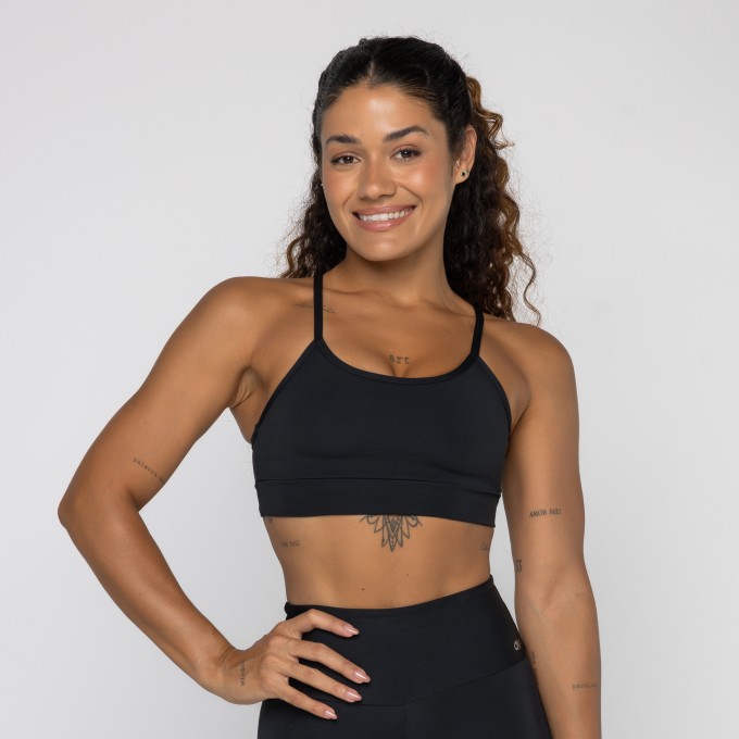 Top Básico Preto Decote U